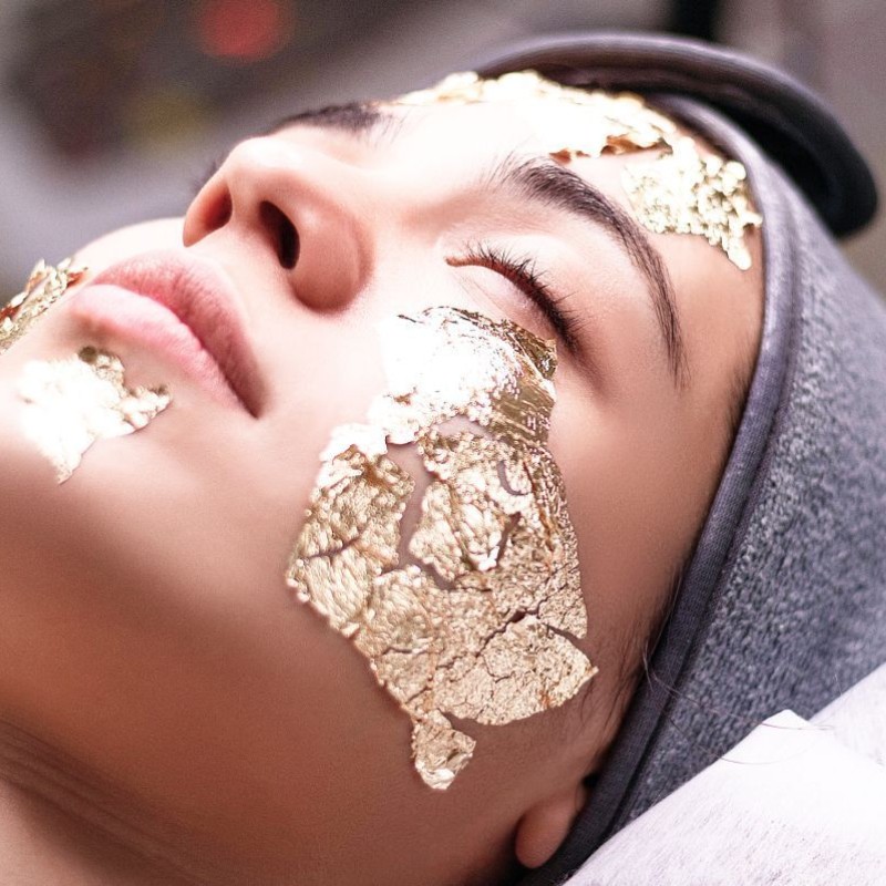 tratamiento-facial-con-laminas-de-oro-24k-alissi-bronte